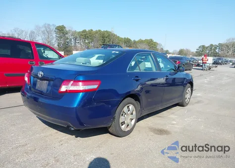 2011 Toyota Camry z USA, uszkodzony, nr VIN 4T1BF3EKXBU651517